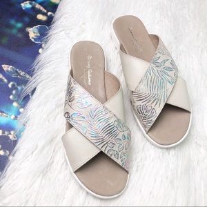 Tommy Bahama Charlotte springs slip on sandal